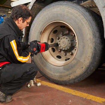 Особенности и сложности грузового шиномонтажа